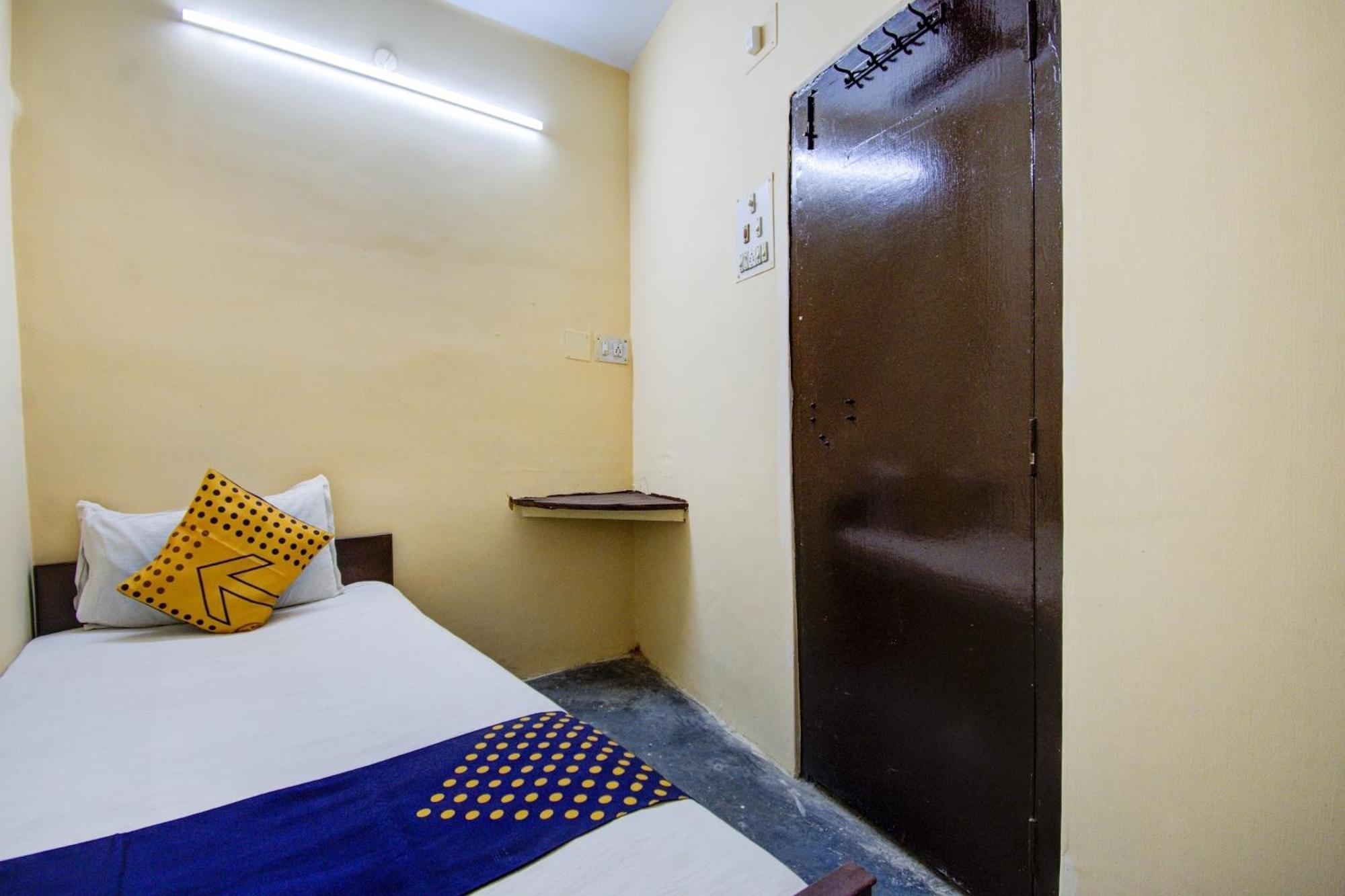 Spot On Dear Hotel Bara Bazar Bagian luar foto